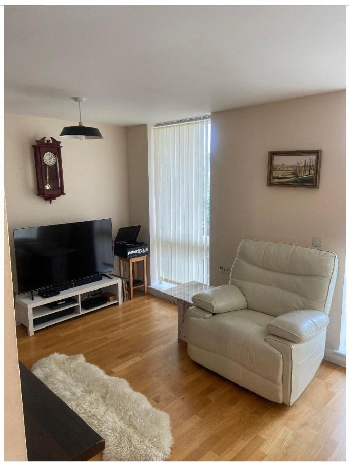 لندن Lovely 2Br Apartment W/ City View المظهر الخارجي الصورة
